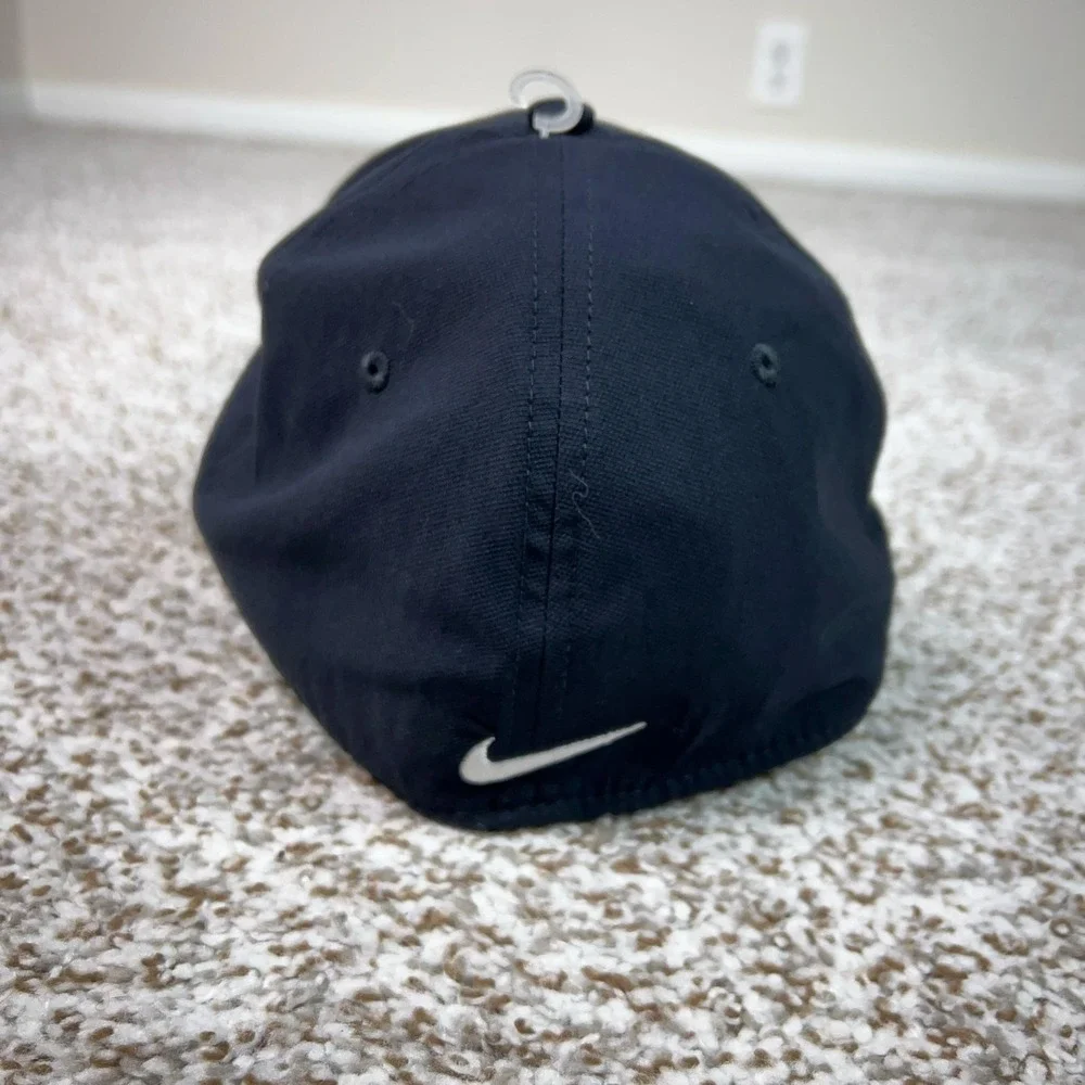 New York Yankees Hat Cap Fitted Mens Medium Blue Gray MLB Baseball Nike Dri Fit